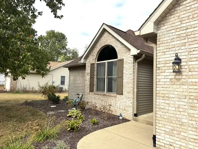 3906 E Sandalwood Avenue, Terre Haute, IN 47805 - Image #2