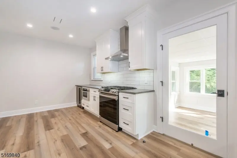 31 Oak Grove Rd #2, Caldwell, NJ 07006 - #3