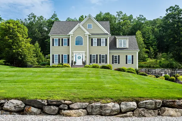 493 Taylor Rd, Stow, MA 01775