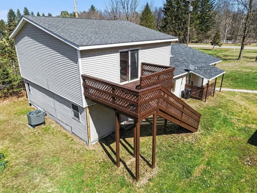 7154 Barkley RD, Vassar, MI 48768 - #3
