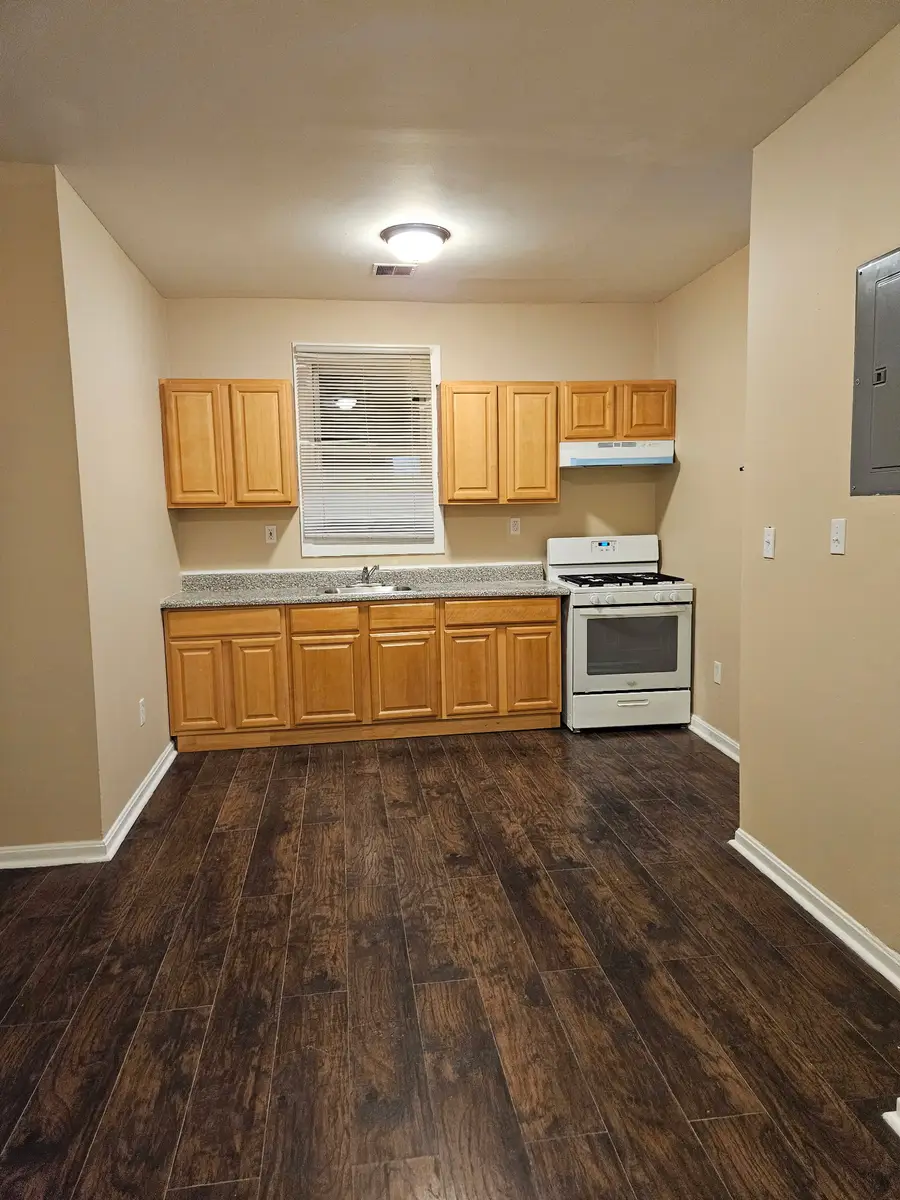 604 S Park St, Elizabeth, NJ 07206 - Image #2