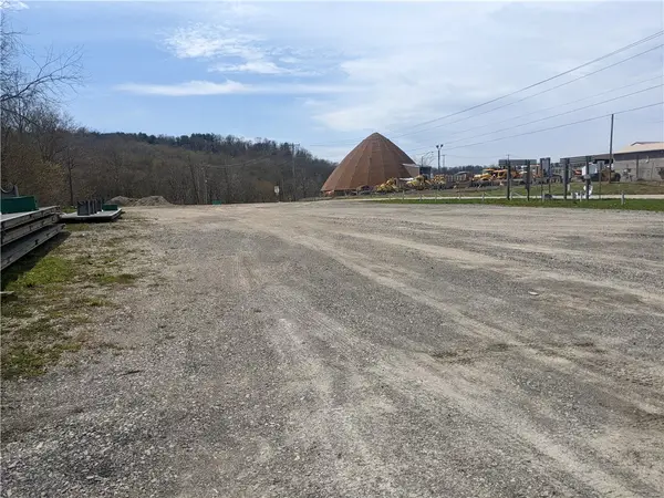 1099 Jolly School Rd, Washington, PA 15301