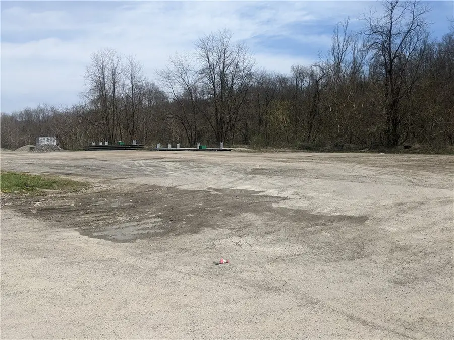 1099 Jolly School Rd, Washington, PA 15301 - #3