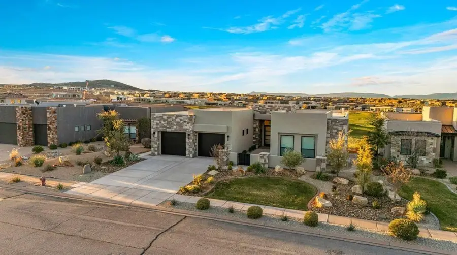 1491 W Shinnecock Dr, Saint George, UT 84770 - #2