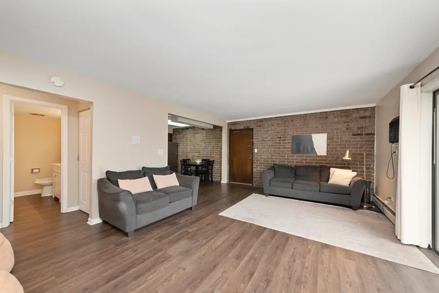 124 E Bailey Road , J, Naperville, IL 60565 - Image #3