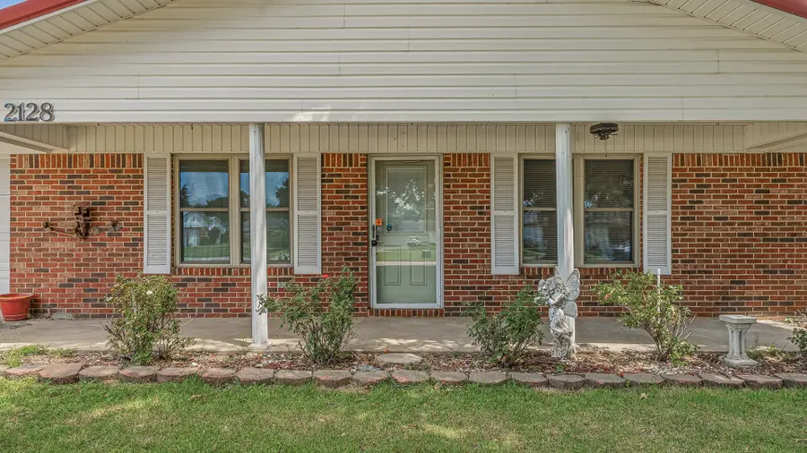 2128 Eastwood Avenue, Kennett, MO 63857 - #3