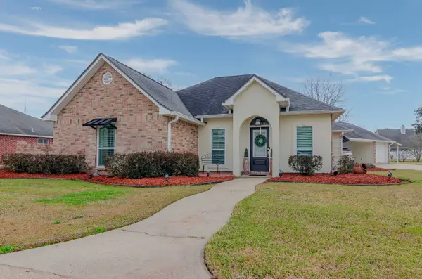 1745 E Nelson St, Gonzales, LA 70737