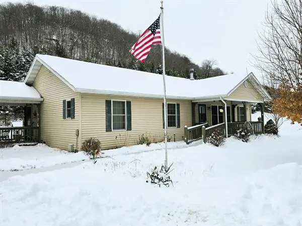 41498 S Sleepy Hollow Road, Gays Mills, WI 54631