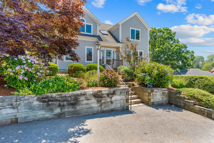 24 Bluff Ave, Mashpee, MA 02649 - #2