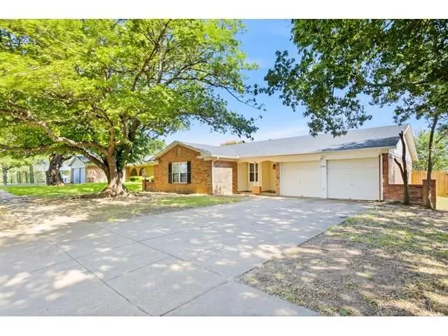2108 Guinevere Street, Arlington, TX 76014 - #2