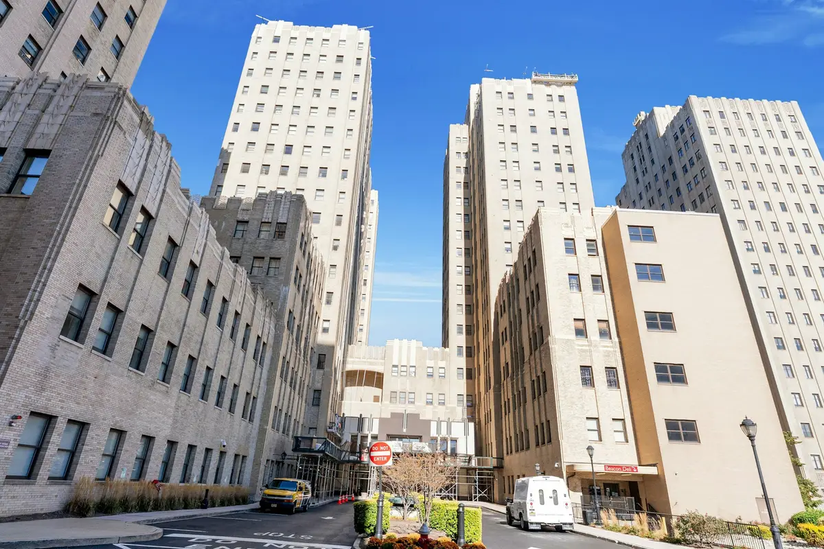 4 Beacon 800, Jersey City, NJ 07304 - Image #1