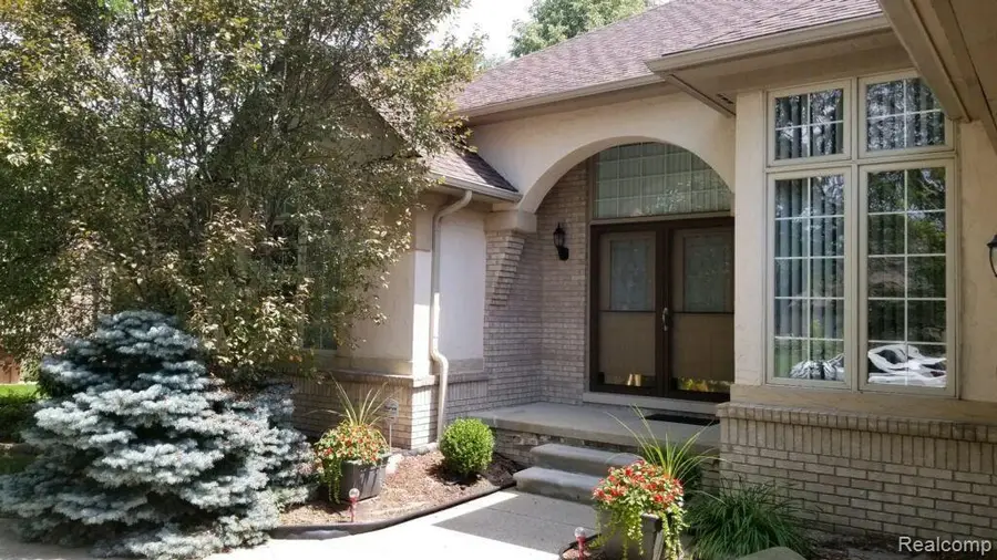 48280 Elmwood Drive, Shelby, MI 48315 - #2