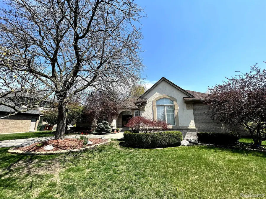 48280 Elmwood Drive, Shelby, MI 48315 - #3