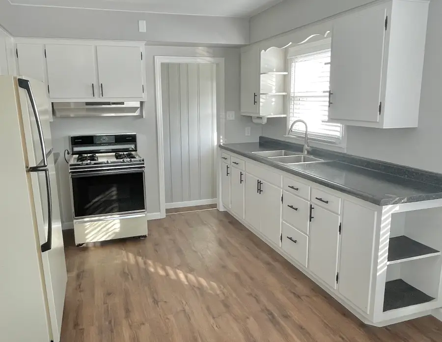 1532 Illinois Street, Lasalle, IL 61301 - #2