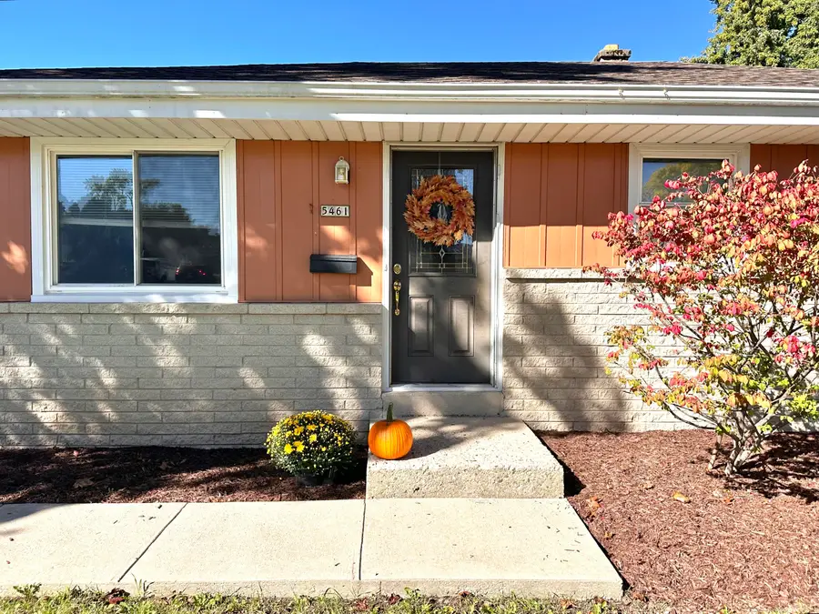 5461 N 106th St, Milwaukee, WI 53225 - #2