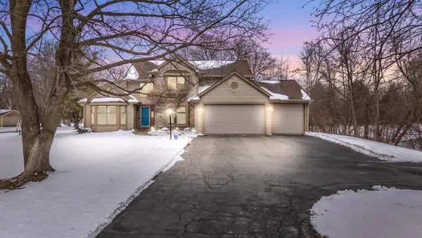 1414 W El Rancho Dr, Mequon, WI 53092