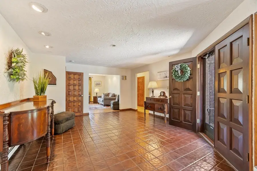 99 Beaver Road, Reading, MA 01867 - #3
