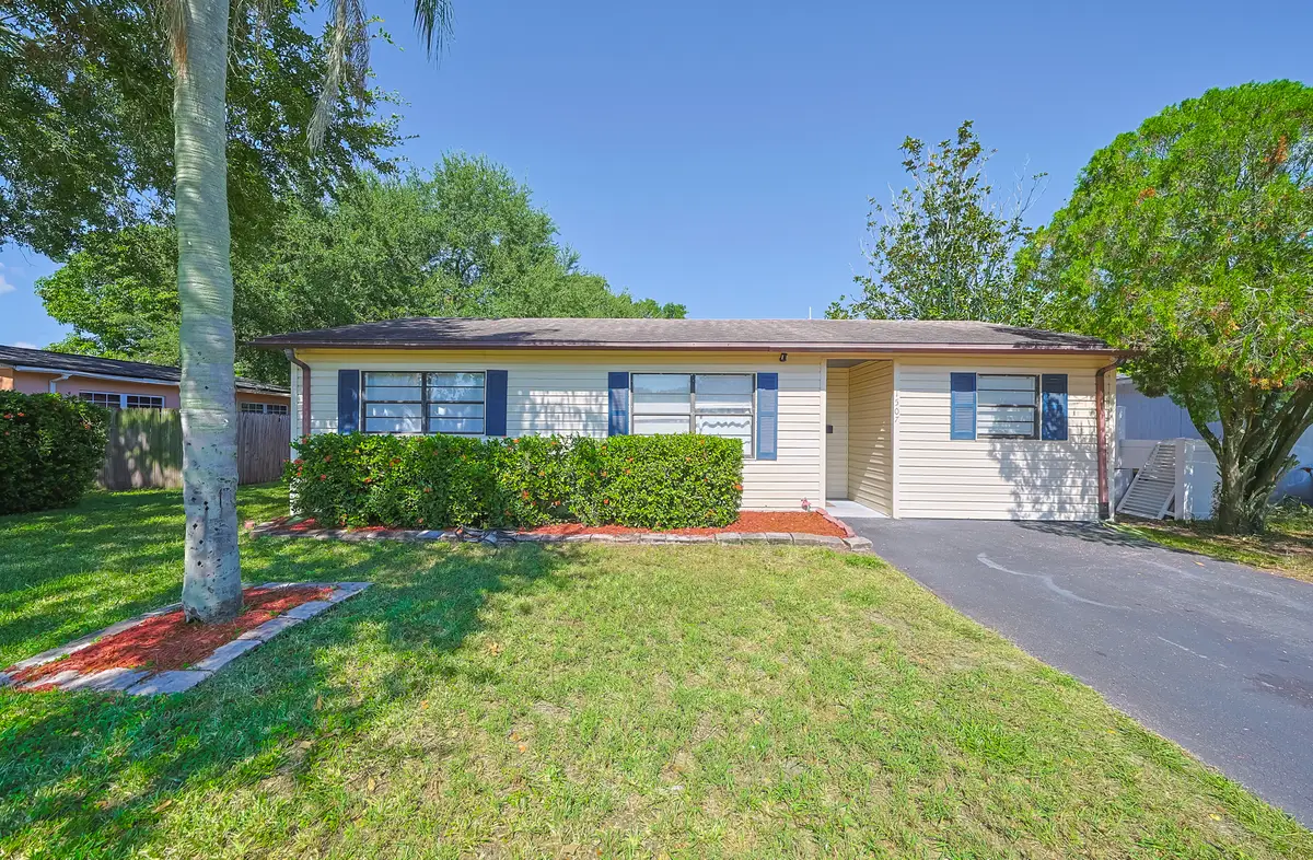 1507 76th Avenue N, Saint Petersburg, FL 33702 - #1