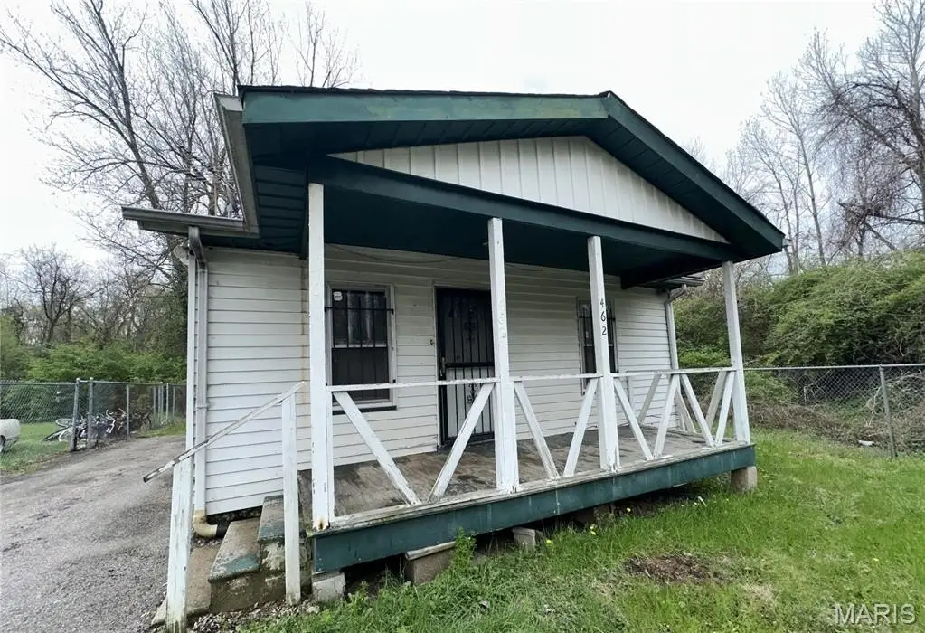 462 N 83rd Street, East Saint Louis, IL 62203 - #1