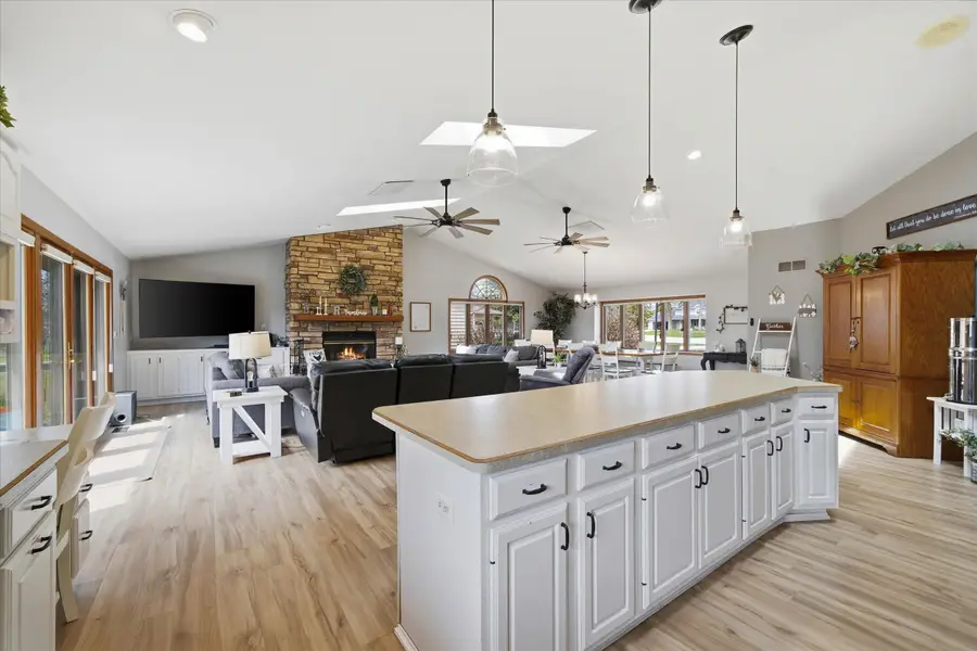 2029 White Pine Ln, Sheboygan, WI 53083 - #3