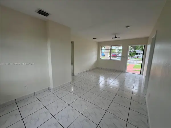 10141 SW 38th Ter, Miami, FL 33165