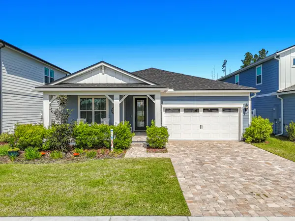 426 Hawthorn Park Circle, Yulee, FL 32097