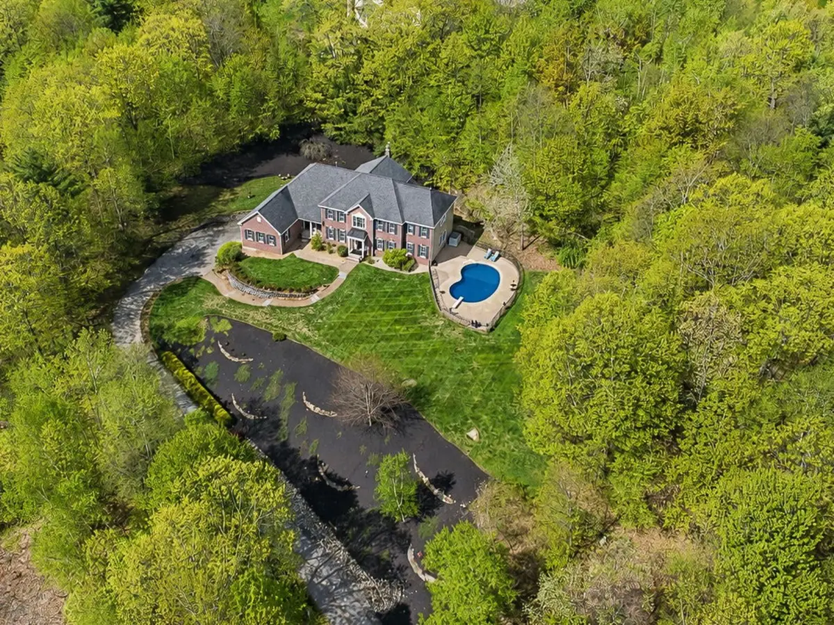 25 Ellison Drive, Bedford, NH 03110 - #1