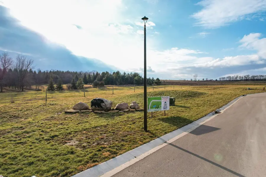 718 Kodiak Drive Nw, Stewartville, MN 55976 - Image #2