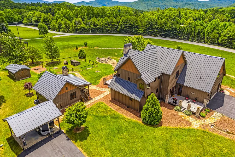4862 Pinnacle Mountain Road, Zirconia, NC 28790 - #2
