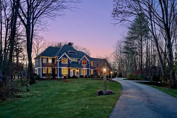 10 Wingate Court, Stratham, NH 03885