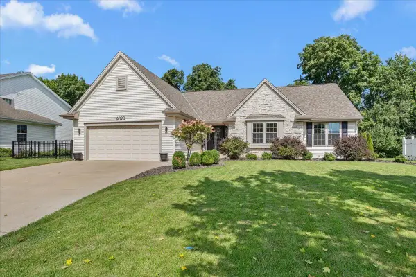 4020 W Lakeview Dr, Franklin, WI 53132