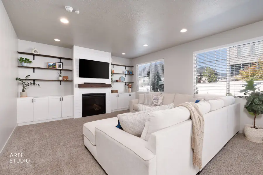 8026 S Barton Rdg, West Jordan, UT 84081 - #3