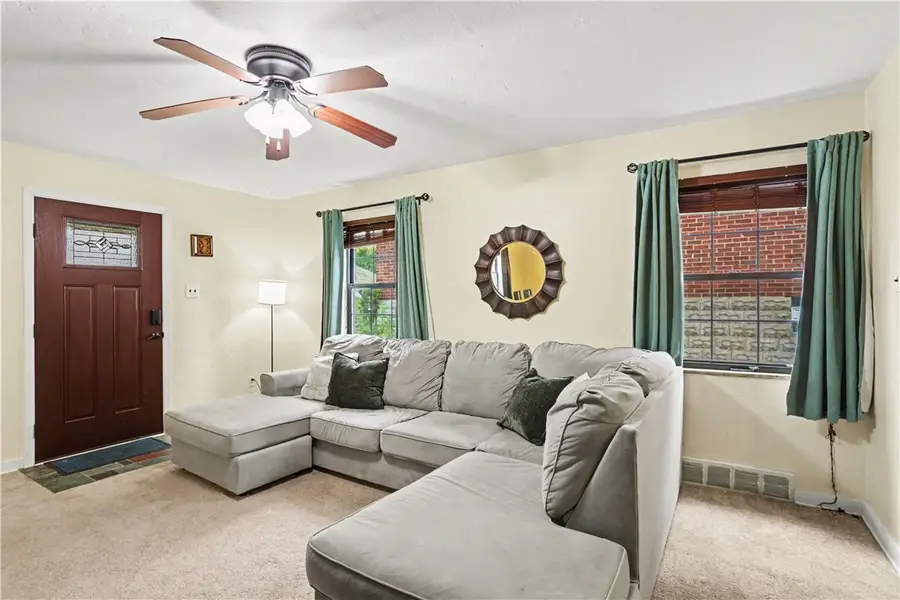 21 Leon Rd, Pittsburgh, PA 15220 - #3