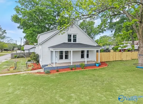 201 Day Street Sw, Hartselle, AL 35640