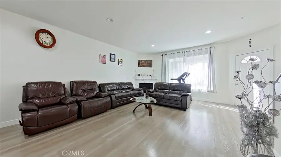 18347 Saticoy #6, Reseda, CA 91335 - #2