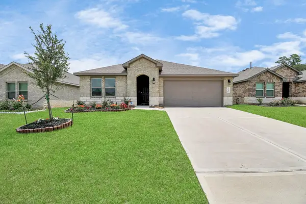 811 Hillcrest Drive, Conroe, TX 77301
