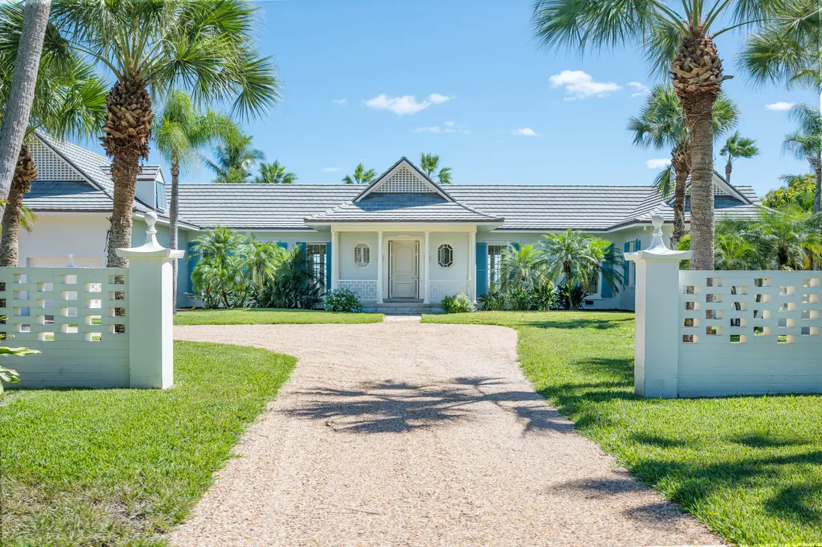 2136 S Porpoise Point Lane, Vero Beach, FL 32963 - Image #1