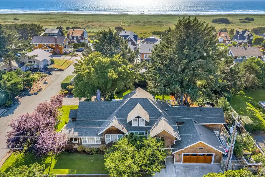 306 N Marion Ave, Gearhart, OR 97138 - #2