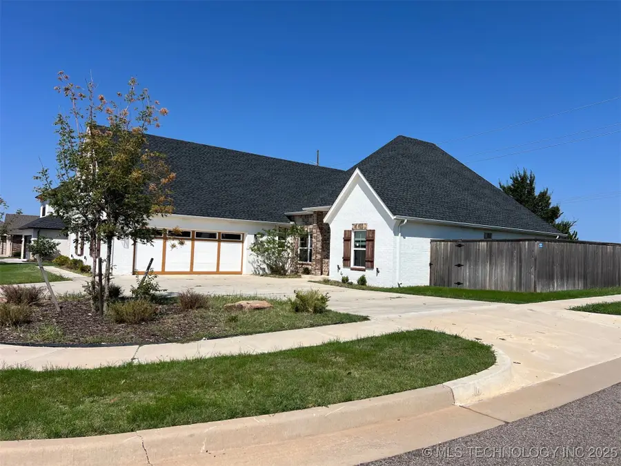 15700 Rockwell Park Lane, Edmond, OK 73013 - Image #3