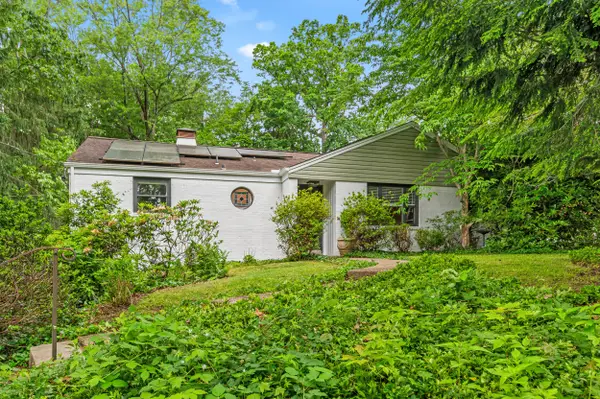 203 Rockingham Road, Pittsburgh, PA 15238