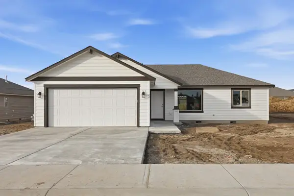 24 W 12th St, Deer Park, WA 99006