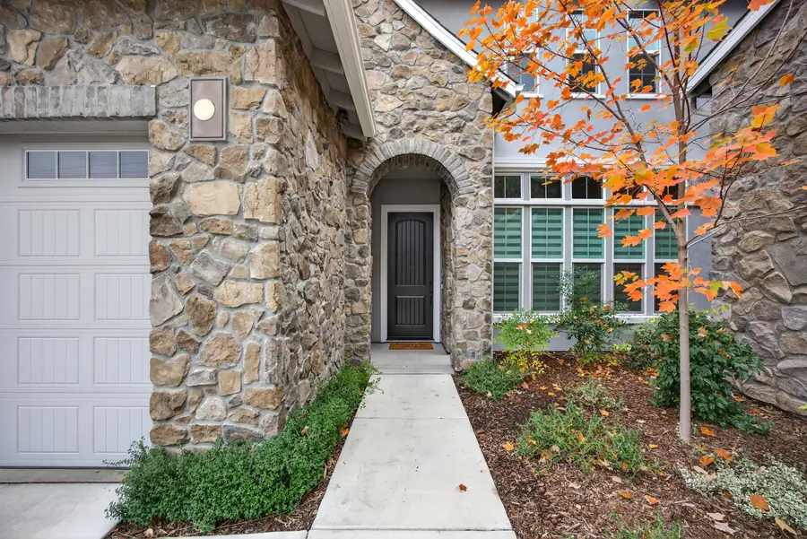 7550 Twin Bridges Lane, Citrus Heights, CA 95610 - Image #2