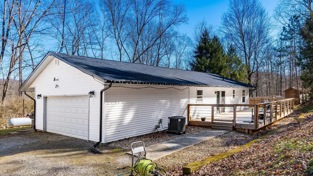 10050 Perryton Road, Frazeysburg, OH 43822 - #1