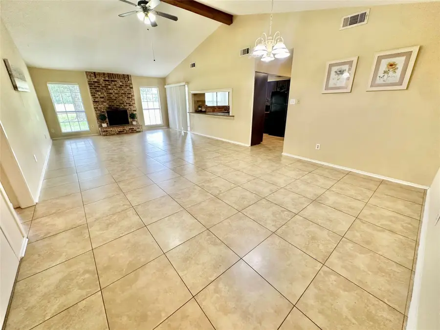 244 E Castle Harbour Drive, Friendswood, TX 77546 - #2