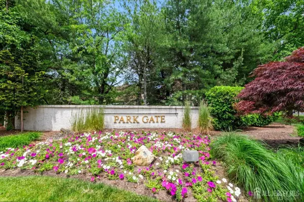 1 Carriage Place, Edison, NJ 08820