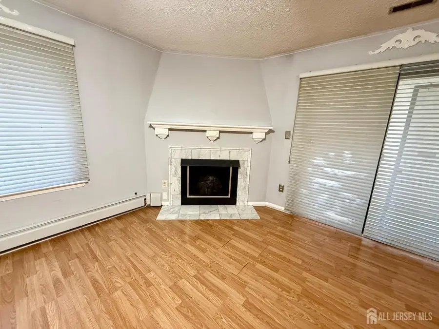 1 Carriage Place, Edison, NJ 08820 - #2