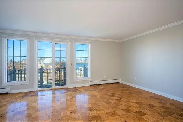 109 SHEARWATER CT EAST #32, JC, Greenville, NJ 07305