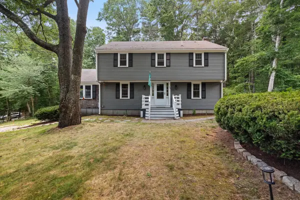 10 Flint Locke Dr, Duxbury, MA 02332