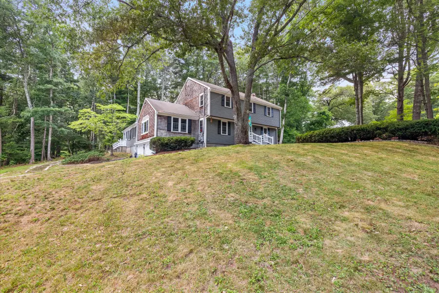 10 Flint Locke Dr, Duxbury, MA 02332 - #3