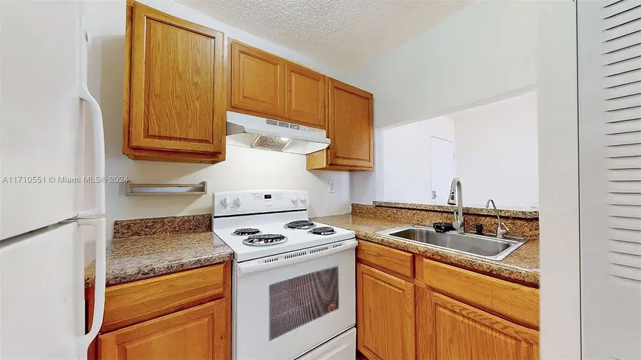 8185 NW 7th St #514, Miami, FL 33126 - #2
